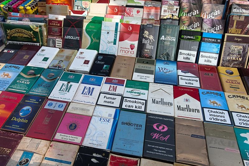The sale of fake foreign cigarettes in Nagpur | नागपुरात नकली विदेशी सिगारेटची सर्रास विक्री