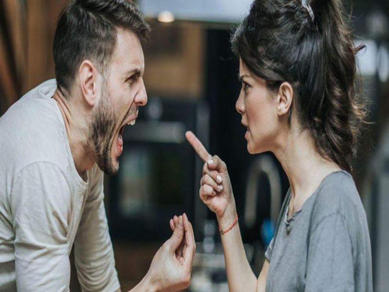 Never say these words to your partner | नात्यामध्ये भांडण... चुकूनही 'या' गोष्टी करू नका!