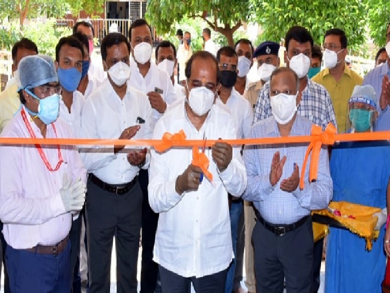 Fifty-bed Kovid Hospital started in Sainagari | साईनगरीत पन्नास खाटांचे कोवीड हॉस्पीटल सुरु