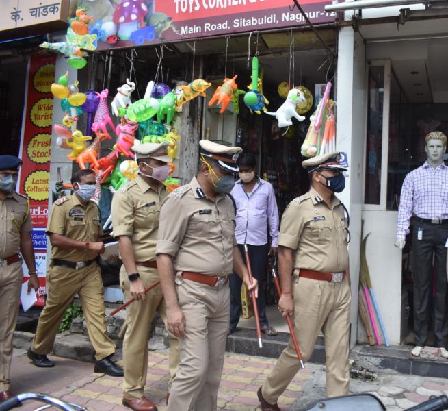 Market inspection by Nagpur Police Commissioner | नागपूर पोलीस आयुक्तांकडून बाजारपेठेची पाहणी