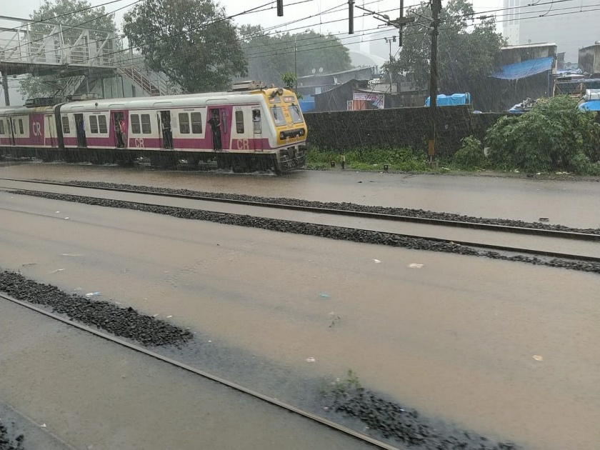 Mumbai Rain Updates Train services between Kurla and Chunabhatti stopped Central Railway | Mumbai Rain Updates : रेल्वेच्या तिन्ही मार्गावरील वाहतूक ठप्प