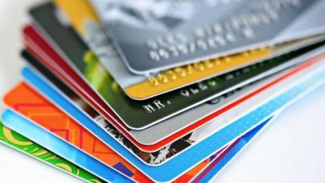 Credit cardholder's PIN asking for a PIN of Rs | क्रेडिट कार्डधारकास पिन विचारून ५५ हजारांचा डल्ला