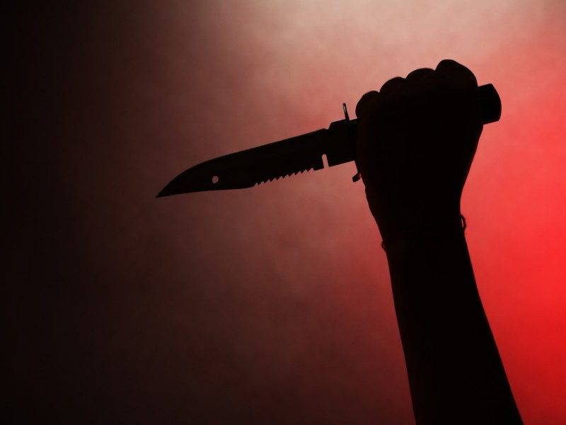 knife attack on young man due to former issues | पूर्ववैमनस्यातून तरुणाला रिव्हॉल्वरचा धाक दाखवित चाकूने केले वार 