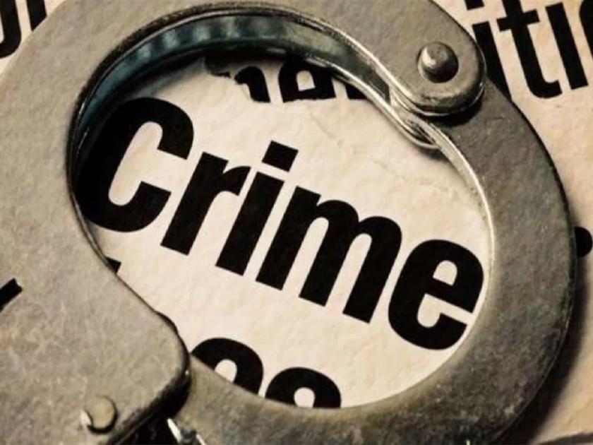A police officer was robbed in Beed, crime against two | चोरट्यांची हिंमत वाढली; बीडमध्ये चक्क पोलिस अधिकाऱ्यालाच लुटले