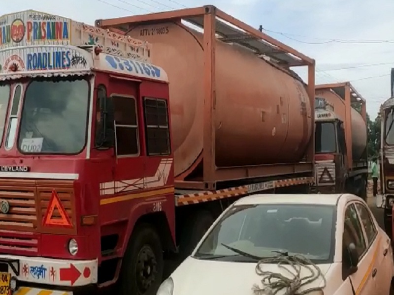 75,000 liters of biodiesel seized in chase by Kaij Police | पाठलाग करून पकडले ७५ हजार लिटर बायोडीझेल; कोट्यावधींचा मुद्देमाल जप्त