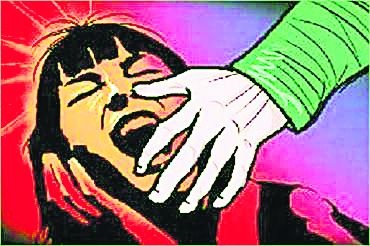 Raped on twin sisters in Nagpur | नागपुरात  जुळ्या बहिणींवर अत्याचार