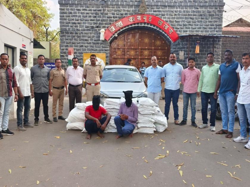 Satara: Gutkha smuggling from Pune to Satara by car, two arrested, gutkha worth Rs. | Satara: पुण्यातून साताऱ्यात कारमधून गुटख्याची तस्करी, दोघांना अटक, सव्वालाखांचा गुटखा जप्त