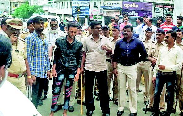 Notorious hooligans again chaos in Ganeshpeth area in Nagpur: Huge panic, angry citizens | कुख्यात गुंडांचा नागपुरातील गणेशपेठ परिसरात पुन्हा हैदोस : प्रचंड दहशत, नागरिक संतप्त