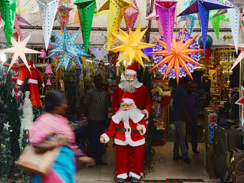 Market ready for 'Christmas' welcome | ‘नाताळ’च्या स्वागतासाठी बाजारपेठा सज्ज