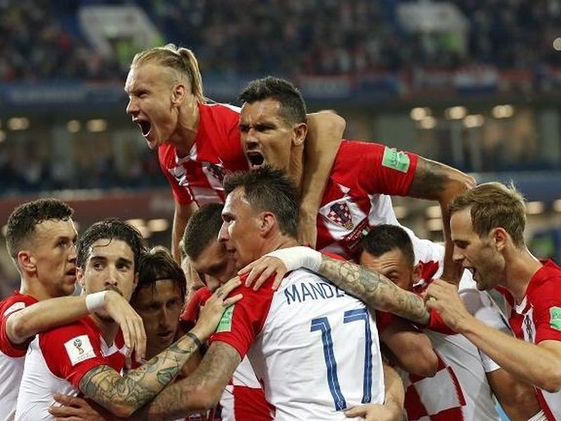 fifa world cup croatia beat nigeria 2-0 | FIFA World Cup 2018 : क्रोएशियाचा नायजेरियावर दिमाखदार विजय, 'ड' गटात पहिल्या स्थानी विराजमान