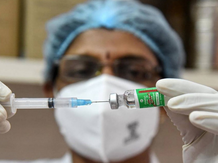 About 80 centers in Mumbai; Senior, sick people will get vaccine from today! | मुंबईत जवळपास ८० केंद्रे सज्ज; आजपासून ज्येष्ठ, आजारी व्यक्तींना मिळणार लस!