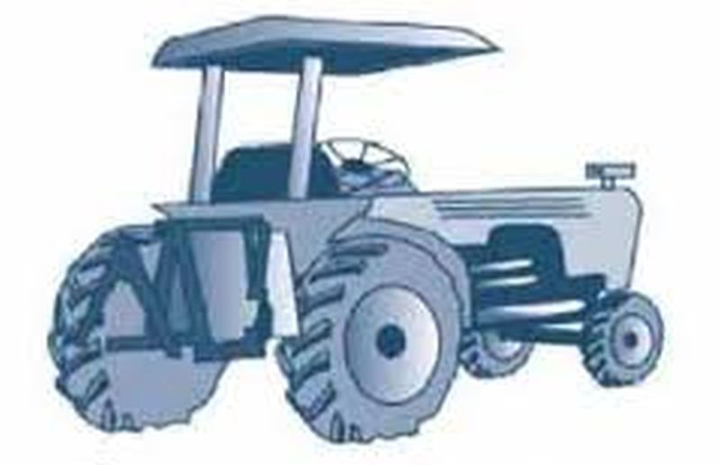 Attempt to run a tractor on the Risod Tehsildar! | रिसोड तहसिलदाराच्या अंगावर ट्रॅक्टर घालण्याचा प्रयत्न !