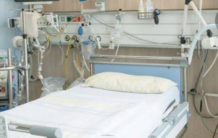 Doctor removes ventilator, patient dies : Son Report to police | डॉक्टरांनी व्हेंटिलेटर काढले, रुग्णाचा मृत्यू मुलाची : पोलिसांकडे तक्रार