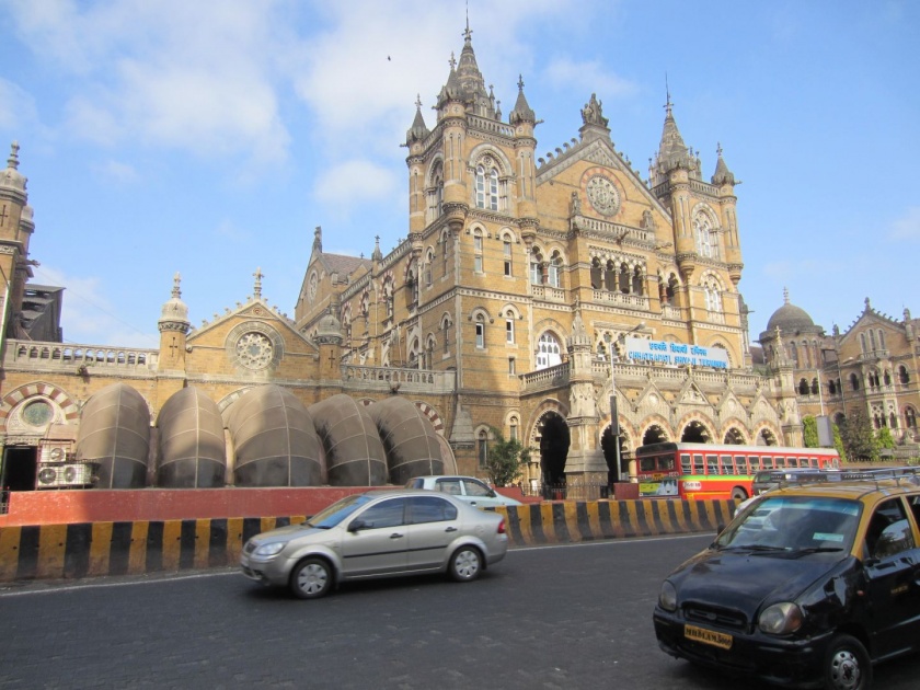 Adani tata Interested In Buying Chhatrapati Shivaji Terminus Railway Station | सीएसएमटी खासगी हातांमध्ये सोपवण्याची तयारी सुरू; अदानी, टाटा शर्यतीत