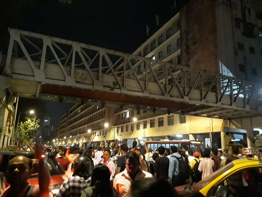 Mumbai Cst Bridge collapse: Death of a woman injured in Himalaya bridge accident; Number of dead | Mumbai Cst Bridge Collapse : हिमालय पूल दुर्घटनेतील जखमी महिलेचा मृत्यू; मृतांची संख्या ७