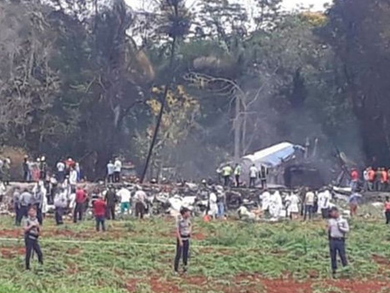 Cuban air crash: Cuban plane crashes kill 100 passengers |  Cuban air crash : क्युबामध्ये विमान दुर्घटनेत 100हून अधिक प्रवाशांचा मृत्यू