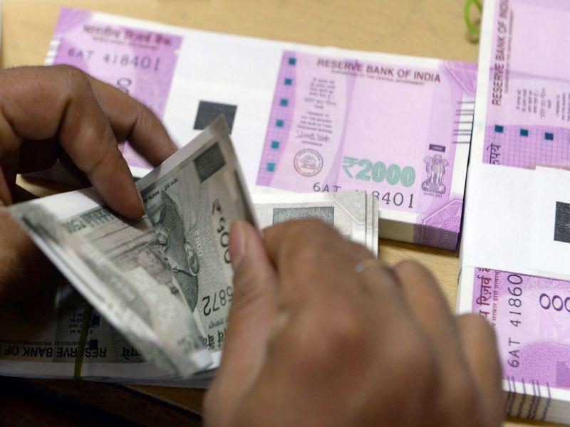 Filing of filing: Payment of 29 thousand rupees in district central bank by fake currency notes of 500-5000 rupees | गुन्हा दाखल : चलनी पाचशे-हजारांच्या बनावट नोटांद्वारे जिल्हा मध्यवर्ती बॅँकेत २९ हजारांचा भरणा