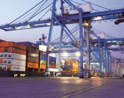 The country will remain dependent on freight | मालवाहतुकीत देश परावलंबी राहील