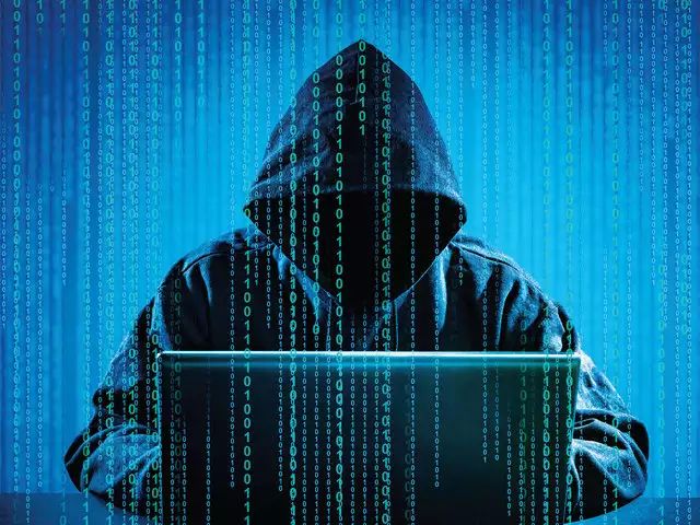 Cyber criminals cheated two person in Nagpur: cash withdrawn | सायबर गुन्हेगारांचा नागपुरातील दोघांना गंडा : रोकड लंपास