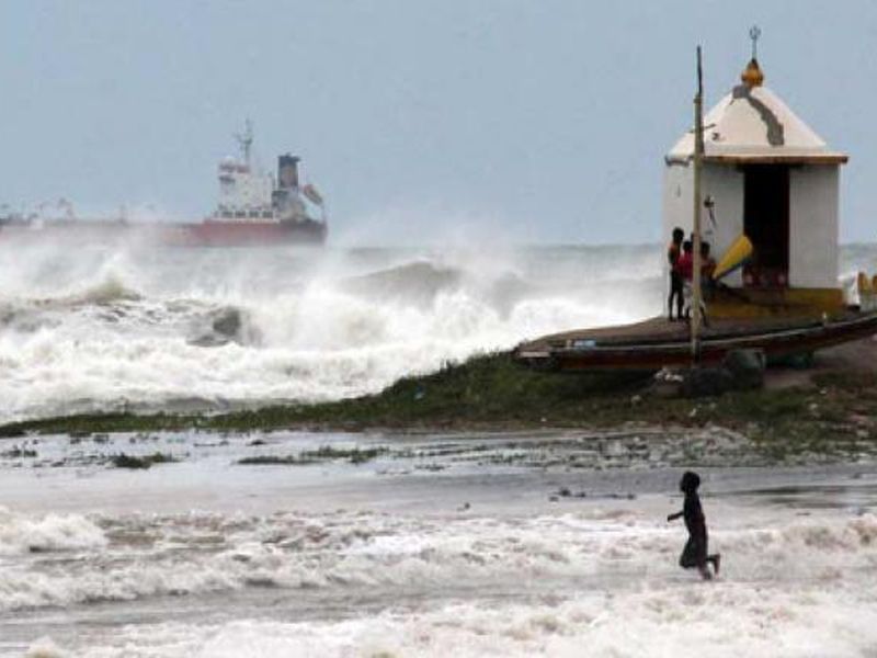  Storm in Bay of Bengal, Hazard alert for southern Odisha and Andhra Pradesh coast | बंगालच्या उपसागरात वादळ, दक्षिण ओडिशा आणि आंध्र प्रदेशच्या किनारपट्टीला धोक्याचा इशारा