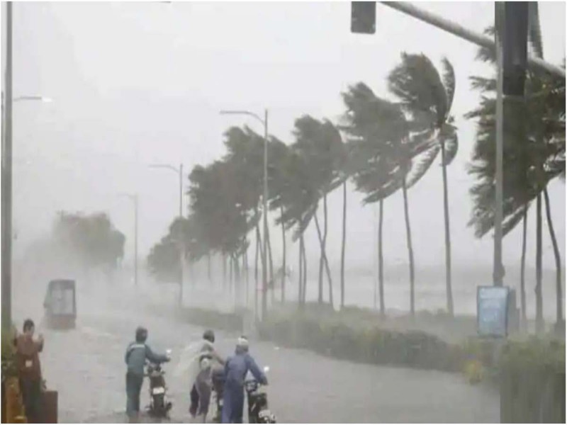 CYCLONE GULAB FORMS IN BAY OF BENGAL, HEAVY RAINS IN MAHARASHTRA | Cyclone Gulab: कोसळधारा! गुलाब चक्रीवादळ उद्या धडकणार; महाराष्ट्राला झोडपणार