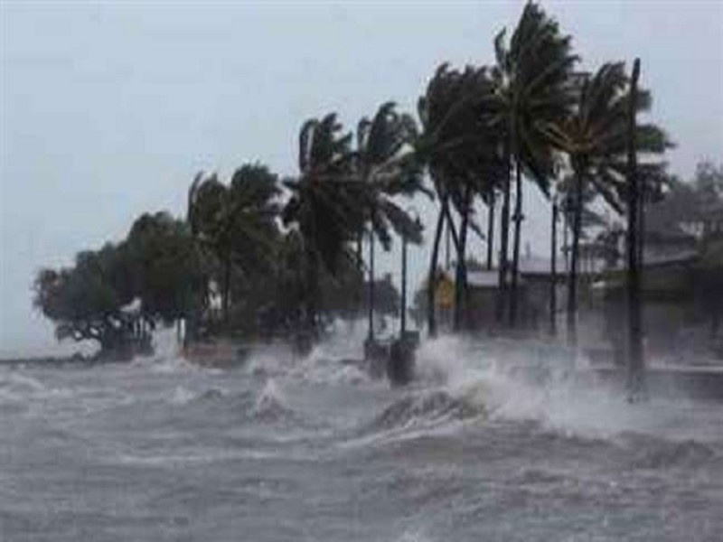 Cyclone Nisarga : High alert to maharashtra and gujrat sea border near district | Cyclone Nisarga : 'निसर्ग' चक्रीवादळामुळे महाराष्ट्र आणि गुजरातच्या किनारपट्टीजवळील जिल्ह्यांत 'धोक्याचा इशारा'