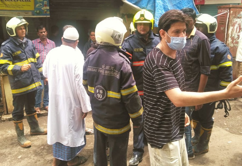 Gas cylinder blast in Dharavi, 14 injured | धारावीत गॅस सिलिंडरचा स्फोट, 14 जण जखमी