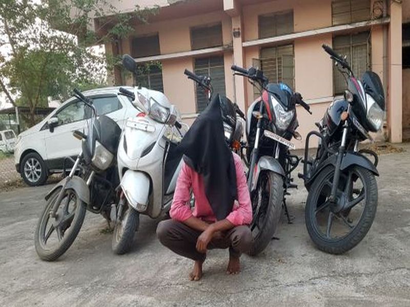 Capturing 2 bikes on 2 lakhs | २ लाखांच्यावर ५ दुचाकी हस्तगत