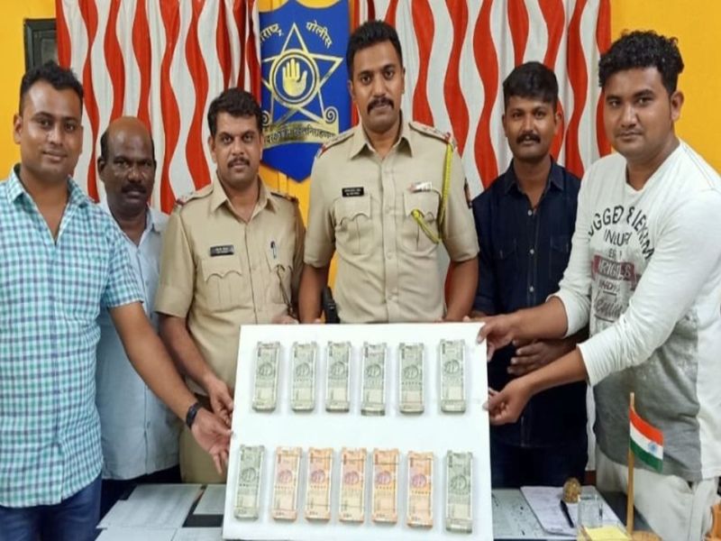 Five lakh cash was seized by police | पाच लाखांची रोकड पोलिसांनी केली हस्तगत