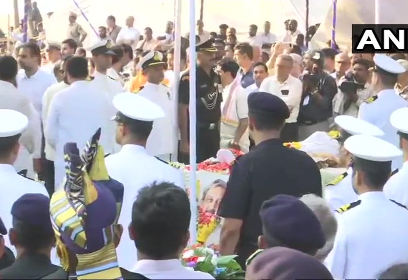 Funeral on goa Chief minister Manohar Parrikar | 'मनोहारी' पर्वाचा अंत; पर्रीकर अनंतात विलीन 
