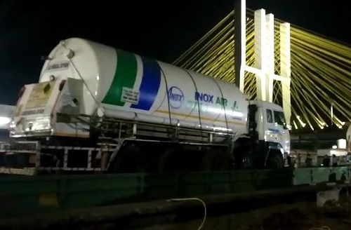 Finally Oxygen Express arrives in Nagpur | अखेर ऑक्सिजन एक्सप्रेस नागपुरात दाखल