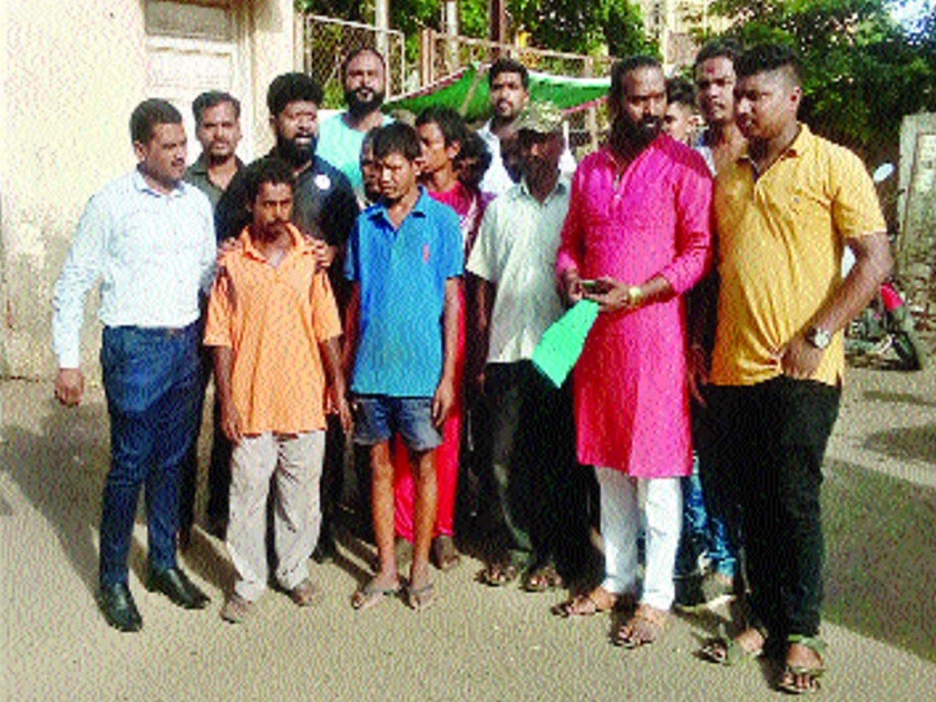 Four released at Pimpalpada Ground in Pen | पेण येथील पिंपळपाडा गोठ्यात काम करणाऱ्या चार मनोरुग्णांची सुटका
