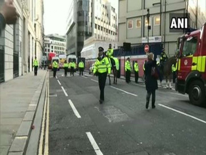 Man shot dead in London terror incident | जगप्रसिद्ध लंडन ब्रिजजवळ चाकूहल्ला, हल्लेखोराला पोलिसांनी केले ठार