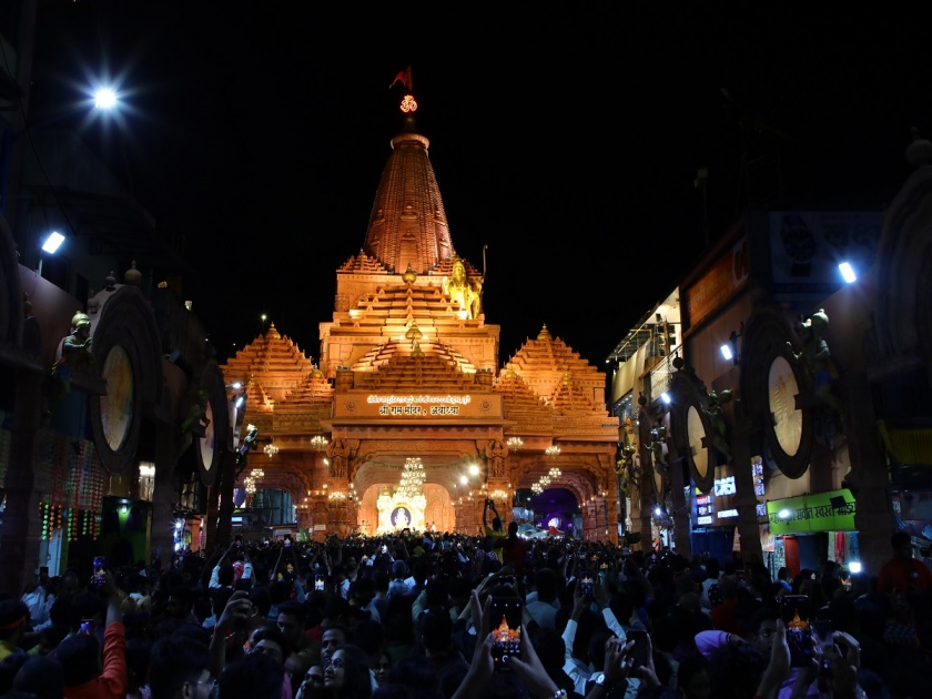 Experience of Shri Ram Temple in Ayodhya; Dagdusheth Ganapati Mandal scene is the focal point of the citizens | आयोध्येतील श्रीराम मंदिराची अनुभूती; दगडूशेठ गणपती मंडळ देखावा नागरिकांचा केंद्रबिंदू