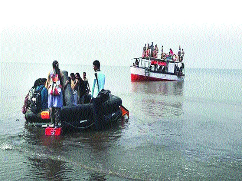 Dahanu Accident: speed boats were bad, sea police boats | डहाणू दुर्घटना : स्पीड बोटी होत्या नादुरुस्त, सागरी पोलिसांच्या बोटी