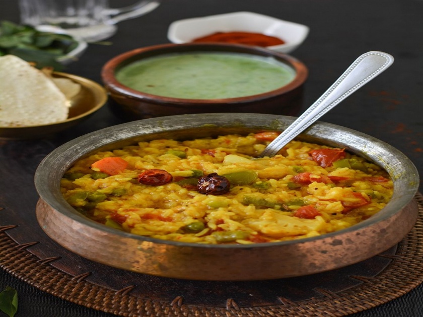 How to make dal khichdee at home | Dal Khichdi Recipe : हॉटेलस्टाईल चविष्ट दाल खिचडी, एकदा करून बघाच....