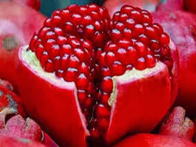 Beed's pomegranates demand in Kerala, Karnataka also in the state | बीडचे डाळींबांना राज्यासह केरळ, कर्नाटकात मागणी 