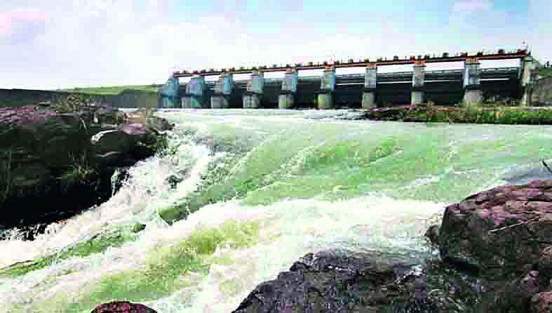 Buldhana irrigation management problem in the district! | बुलडाणा जिल्हय़ातील सिंचन व्यवस्थापन अडचणीत!