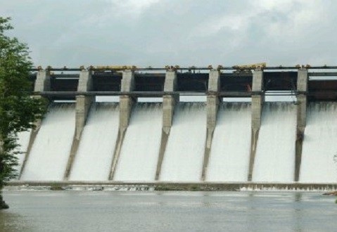 Recapture from Pimpalgaon Joga dam in Kukadi project | कुकडी प्रकल्पातील पिंपळगाव जोगा धरणातून आवर्तन सोडले