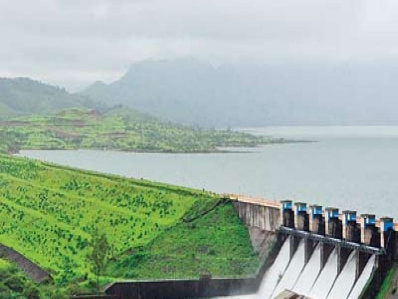sufficiant Water storage for pune city in khadakwasla and other dams | खडकवासल्यासह इतर धरणांमध्ये पुण्याला वर्षभर पुरेल इतका पाणीसाठा 