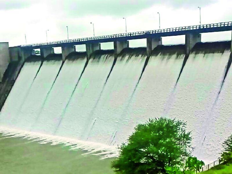 Pava dam increased the dam | पवना धरणातून विसर्ग वाढविला