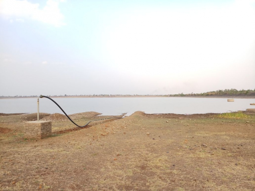 In Jalgaon district, only 600 cusc has Jayakwadi water | परभणी जिल्ह्यात केवळ ६०० क्युसेसने जायकवाडीचे पाणी
