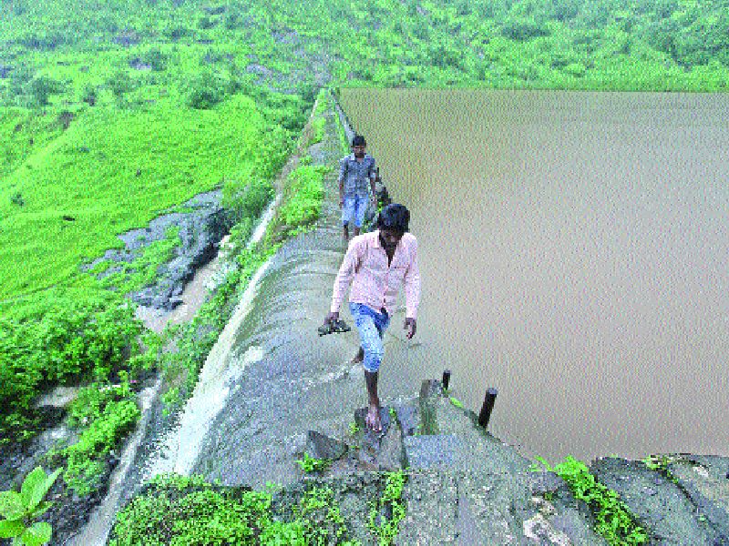 Digha Dam's Bhijate Ghongade | दिघा धरणाचे भिजते घोंगडे कायम