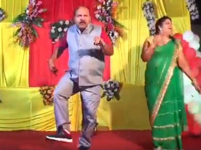 madhya pradesh dancing star dabbuji Sanjeev Shrivastva relative shot at in gwalior | धक्कादायक! ज्याच्या लग्नामुळे 'डान्सिंग अंकल' झाले स्टार, 'त्या' तरुणावर अज्ञातानं झाडली गोळी