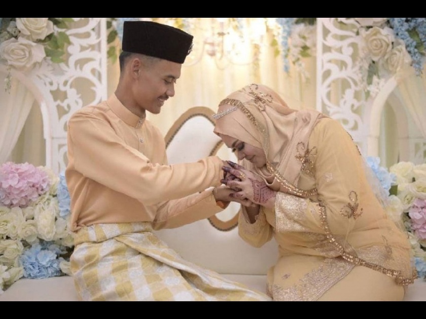 Malaysia 22 year student marry 48 year old teacher | 26 वर्षाने मोठ्या टीचरवर जडलं विद्यार्थ्याचं प्रेम, भावना व्यक्त केल्या आणि लग्नही केलं!