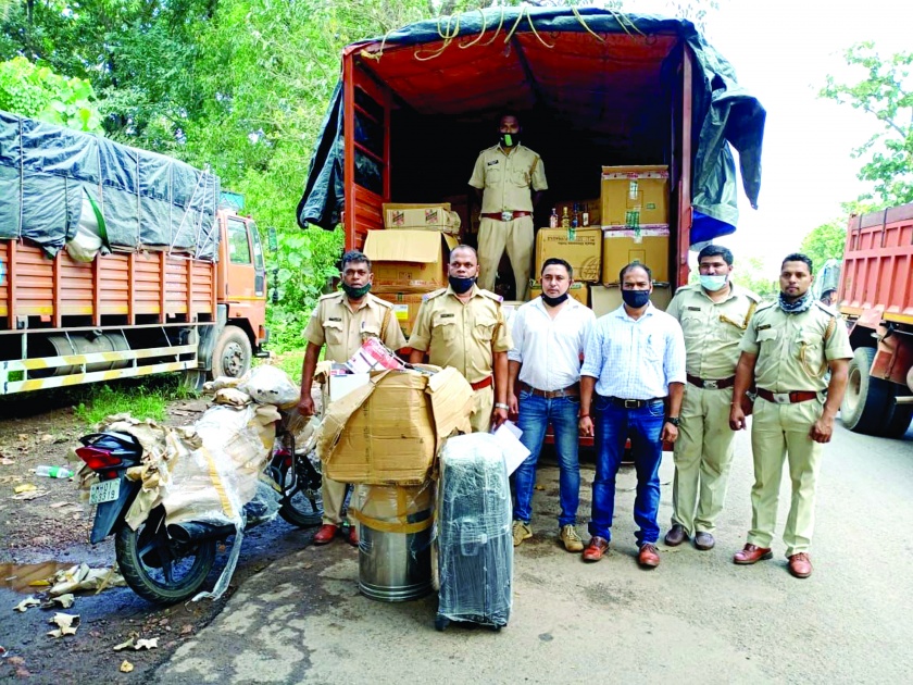 Alcohol confiscated at Patradevi checkpoint | पत्रादेवी तपासणी नाक्यावर दारू जप्त, पेडणे उत्पादन शुल्क विभागाची कारवाई