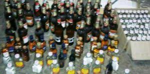Raid on illegal liquor in Kotul; Four accused arrested: 82 thousand worth of money seized | कोतूळमध्ये अवैध दारू अड्ड्यांवर छापा; चार आरोपी अटक : ८२ हजारांचा मुद्देमाल जप्त