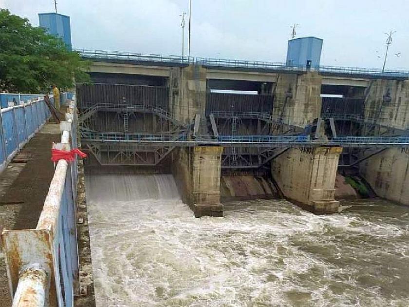 Heavy rains in Vidarbha; 27 gates of Gosikhurd dam opened by half a meter | विदर्भात धुव्वाधार पाऊस; गोसीखुर्द धरणाचे २७ दरवाजे अर्धा मीटरने उघडले