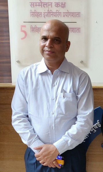 Daulat Desai, the new Collector of Kolhapur | दौलत देसाई कोल्हापूरचे नवे जिल्हाधिकारी