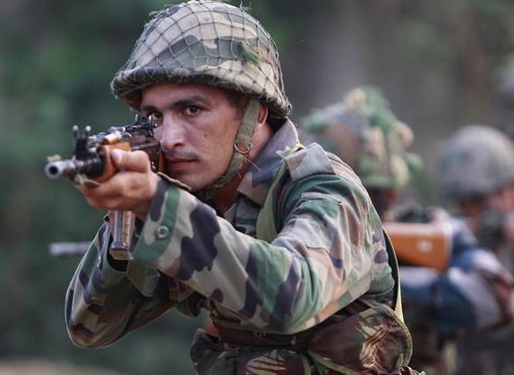 Army away from the politics of Nepali rulers | नेपाळी सत्ताधाऱ्यांच्या राजकारणापासून लष्कर दूर